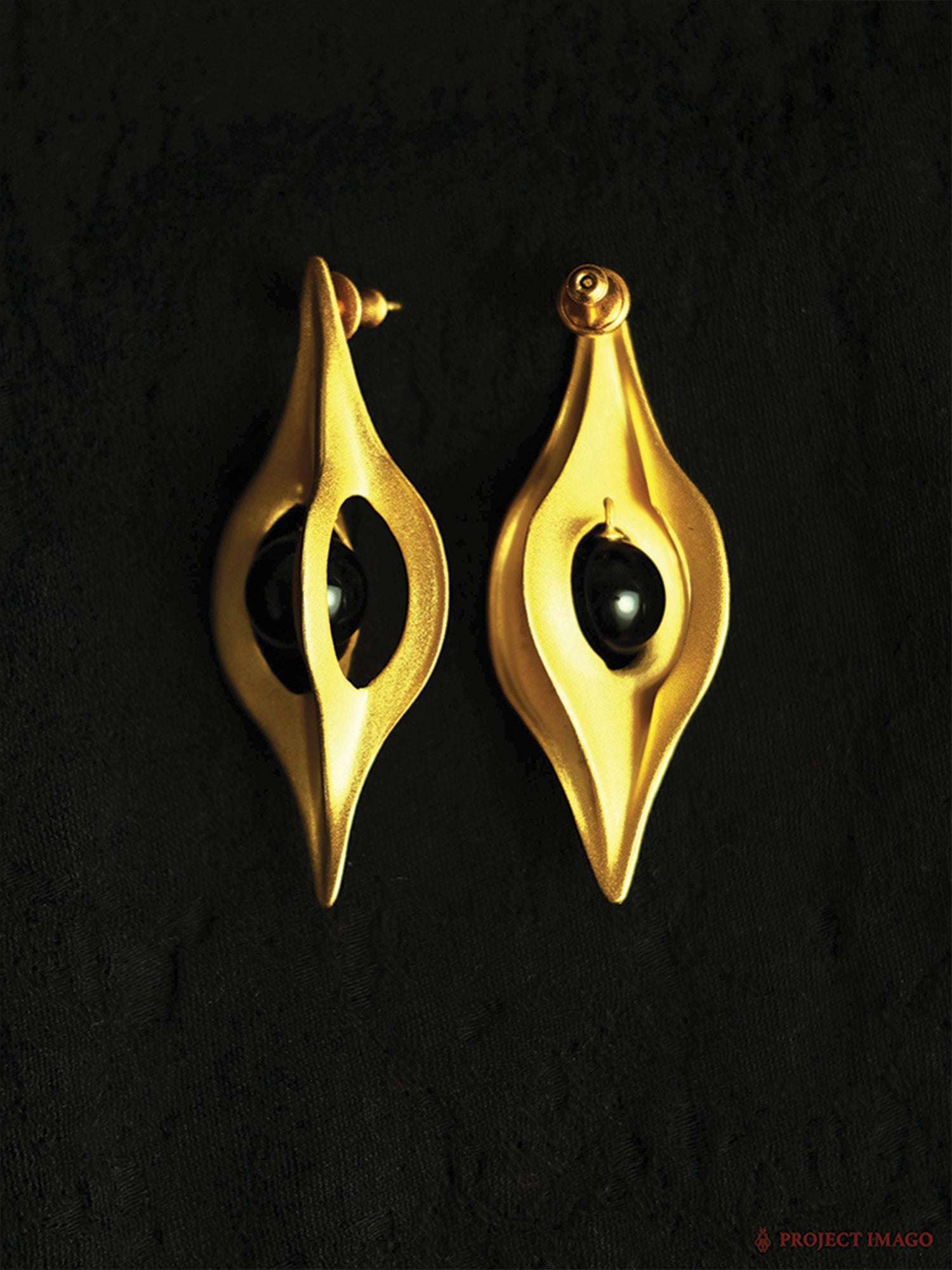 Oblivion Earrings in Onyx Gold