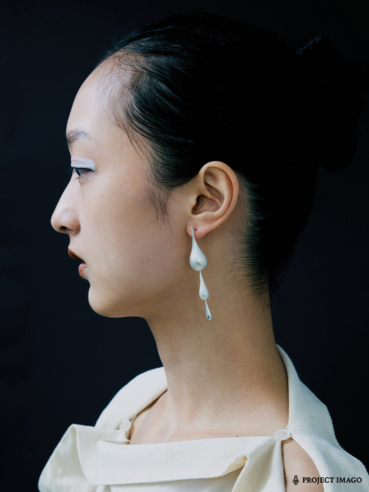 Droplet Comet Earrings in White Agate