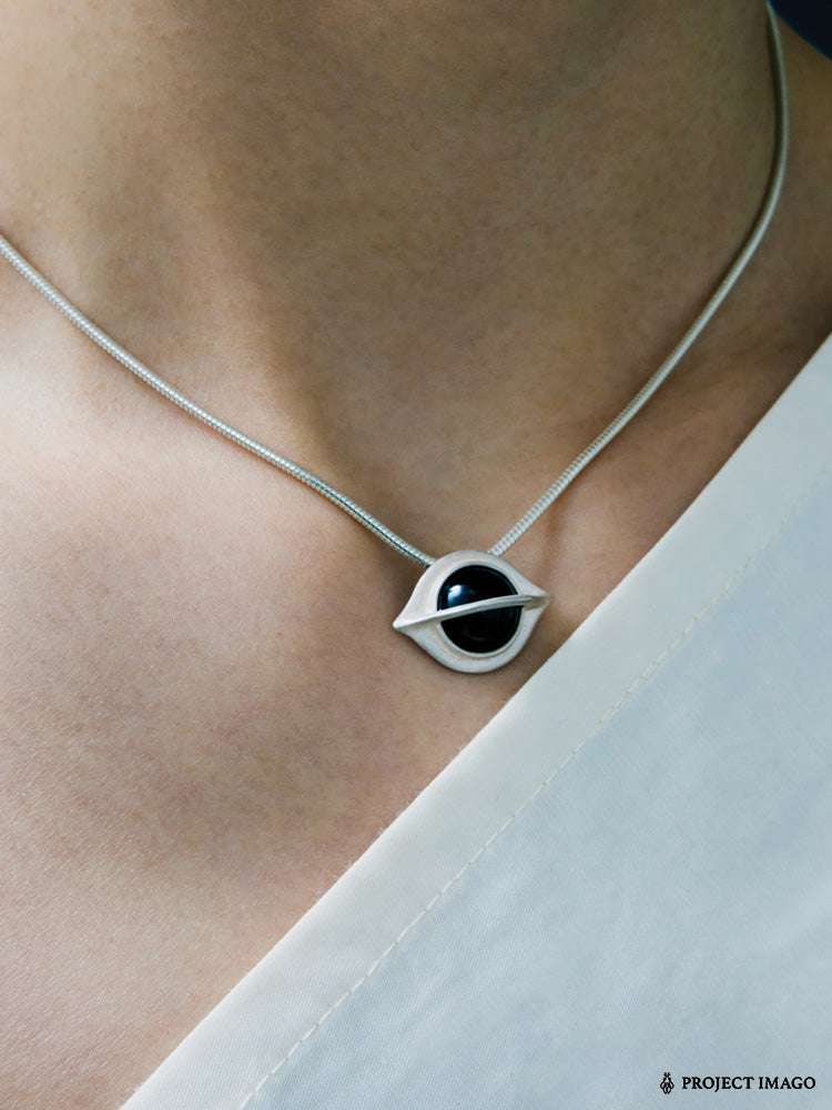 Agate Vision Pendant in Black Onyx