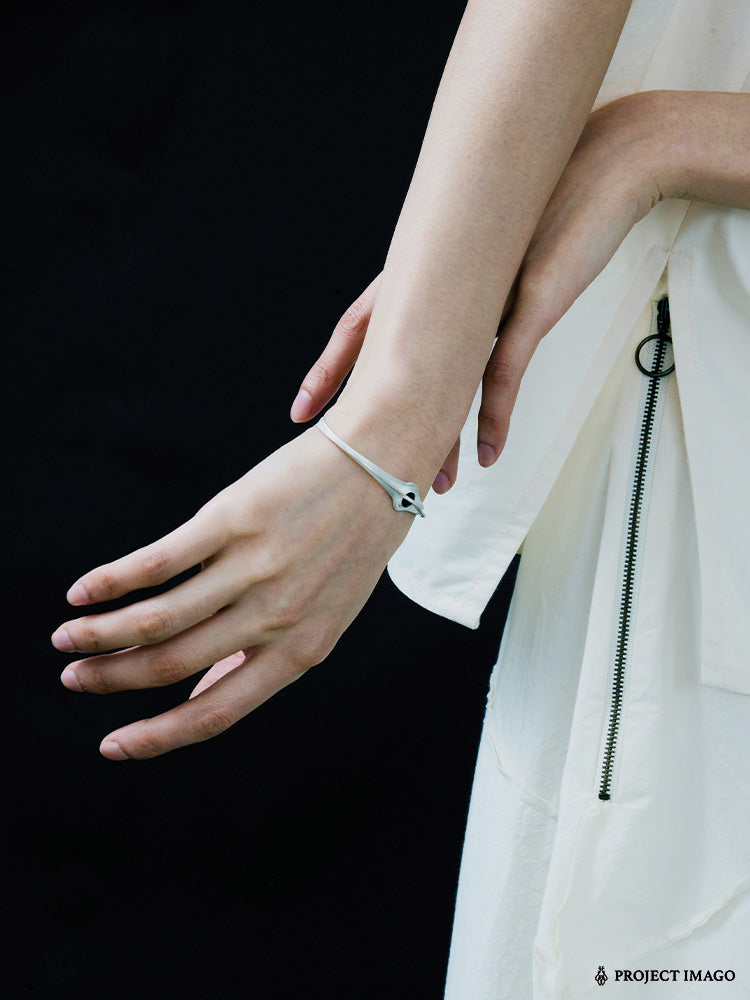 Oblivion Cuff in Black Onyx