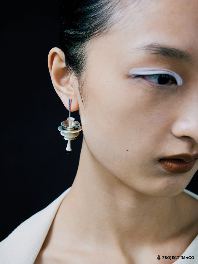 Pulsar Earrings in Black Onyx