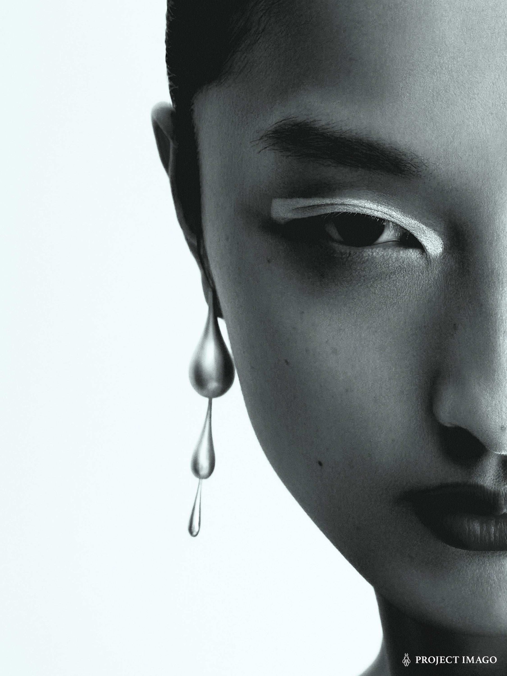 Droplet Comet Earrings in White Agate