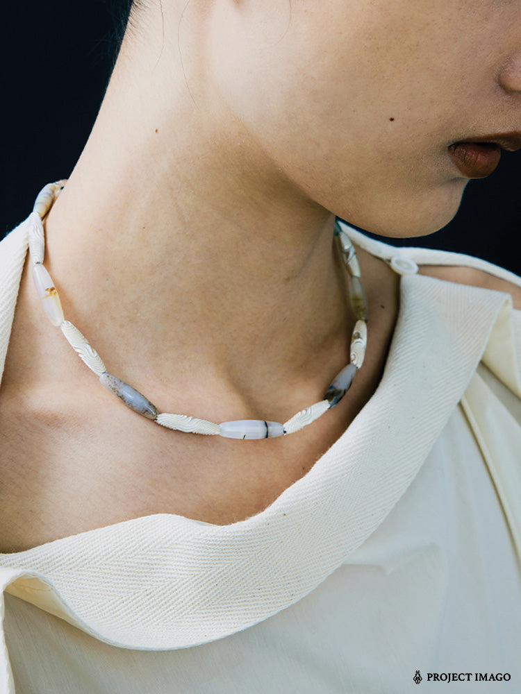 The Mist Necklace in Agate