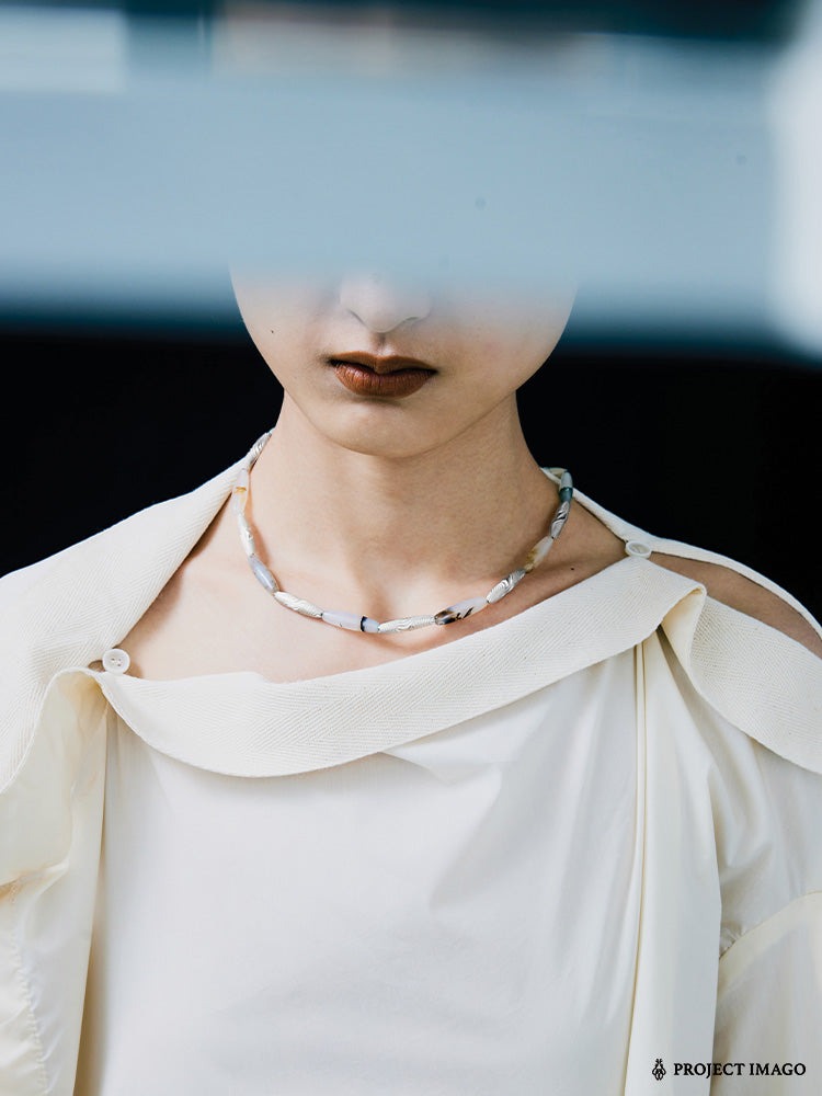 The Mist Necklace in Agate