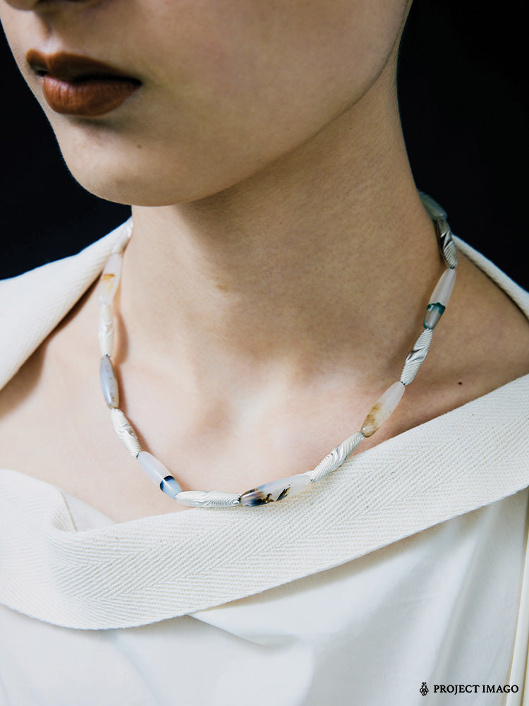 The Mist Necklace in Agate