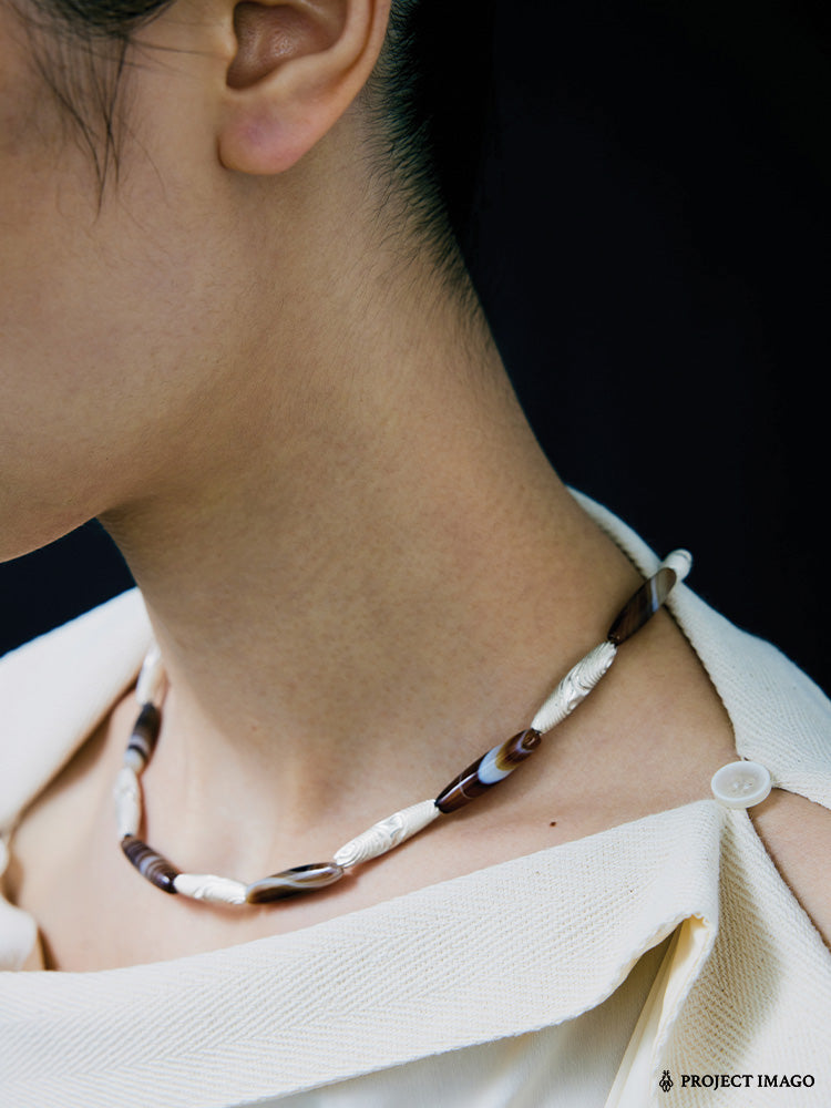 The Mist Necklace in Agate