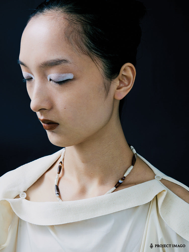 The Mist Necklace in Agate