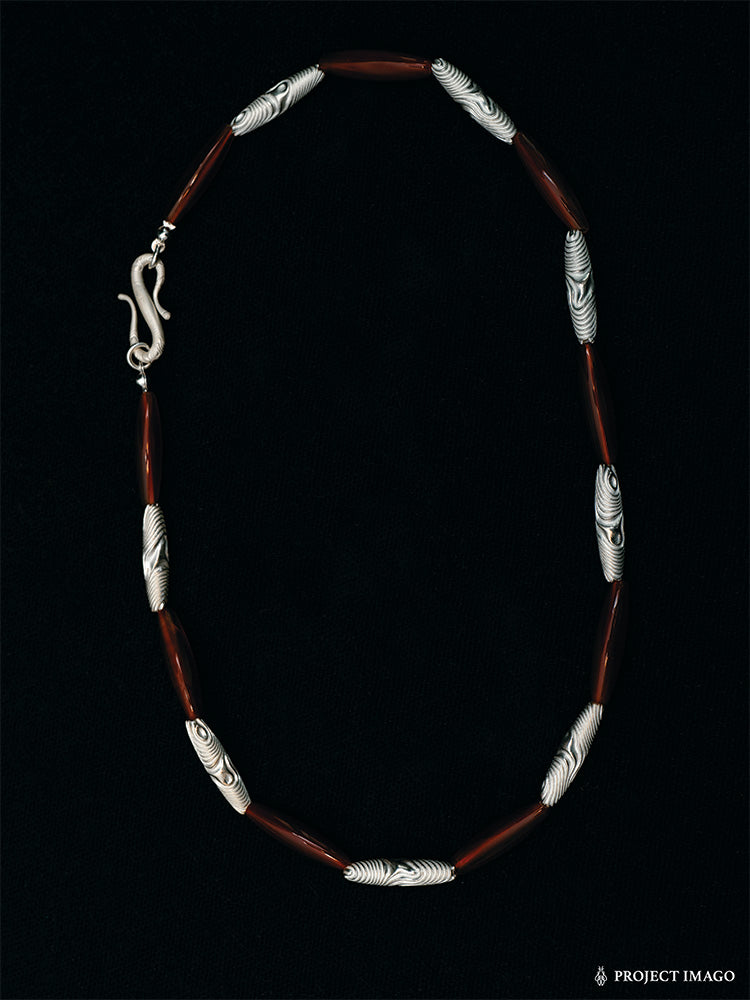 The Mist Necklace in Agate