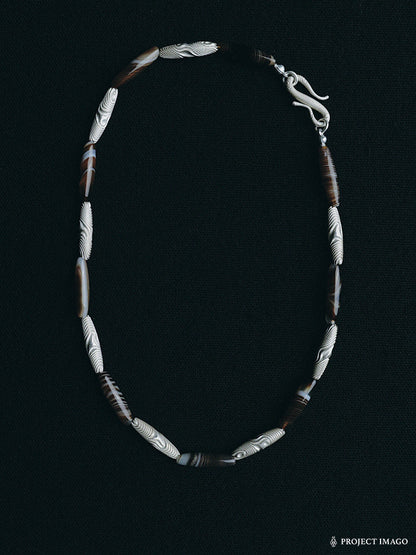 The Mist Necklace in Agate