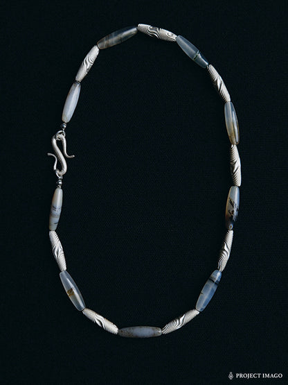 The Mist Necklace in Agate